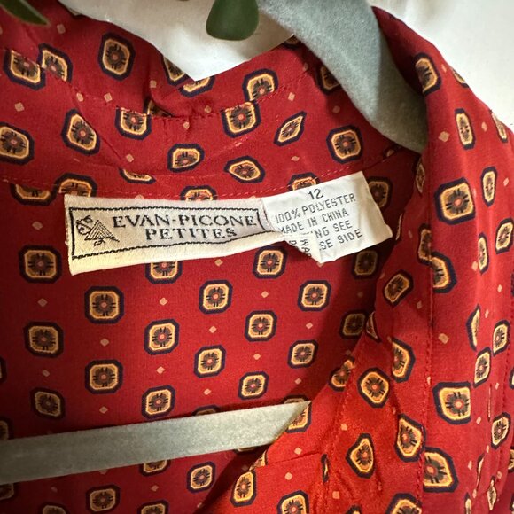 Evan-Picone Petites: Red Collared Button Down with Geometric Print VINTAGE-12 - Picture 3 of 4